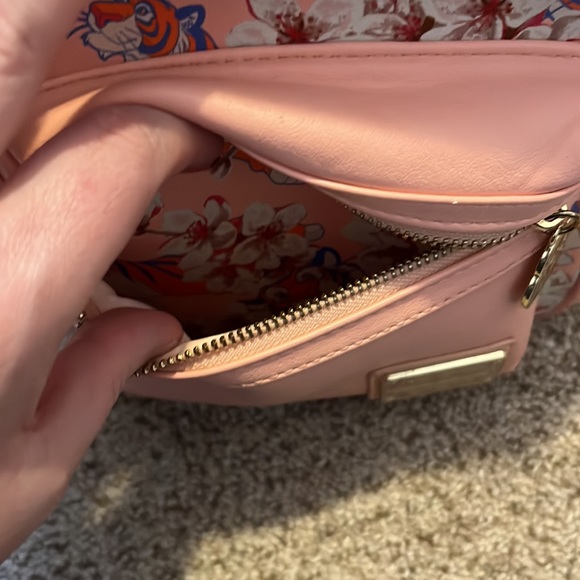 ✨RARE✨ Loungefly Disney Rajah Backpack - Picture 4 of 5